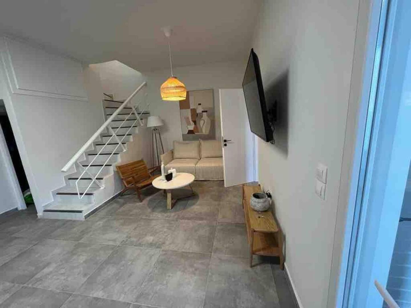 Emvatis Luxury Apartments E1 Holiday home Kythnos